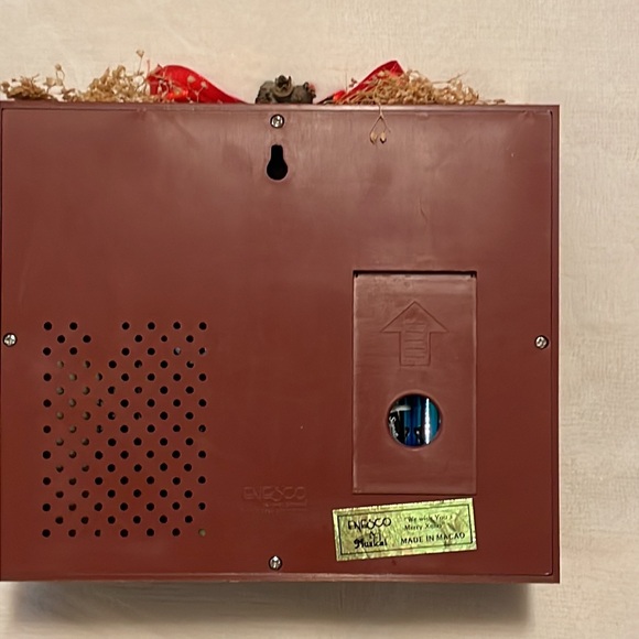 Vintage Enesco Wind Up Musical Christmas Box Ornament/Display - Picture 2 of 3